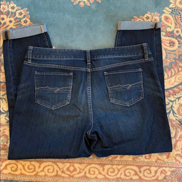 Soho New York & Co relaxed fit embroidered jeans - Picture 6 of 10